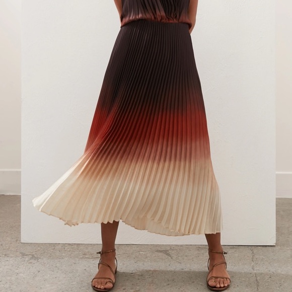 SOLD SOLD SOLD NWT Banana Republic Archive Ombre Silk Pleated Midi Skirt XSP - Picture 3 of 16